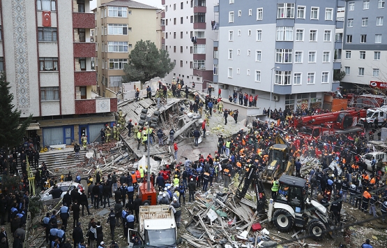Kartal da çöken binada 3 kişi öldü, 12 kişi yaralı kurtarıldı!