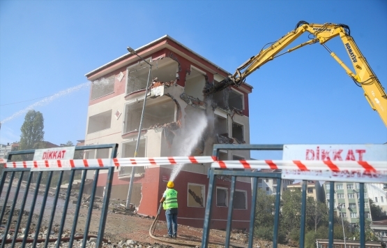 Kağıthane deki 5 katlı Huzur Apartmanı yıkıldı!