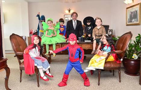 Ahmet Misbah Demircan çocuk kahramanları ağırladı!