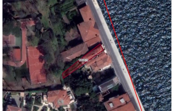 Tarabya da 25 milyon TL ye icradan satılık bahçeli ahşap ev!