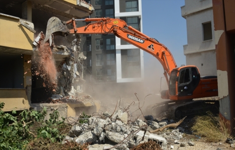 Mersin Akdeniz metruk evlerden kurtuluyor!