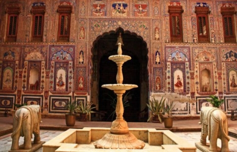 İşte Hindistanlı milyarderlerin görkemli konakları!