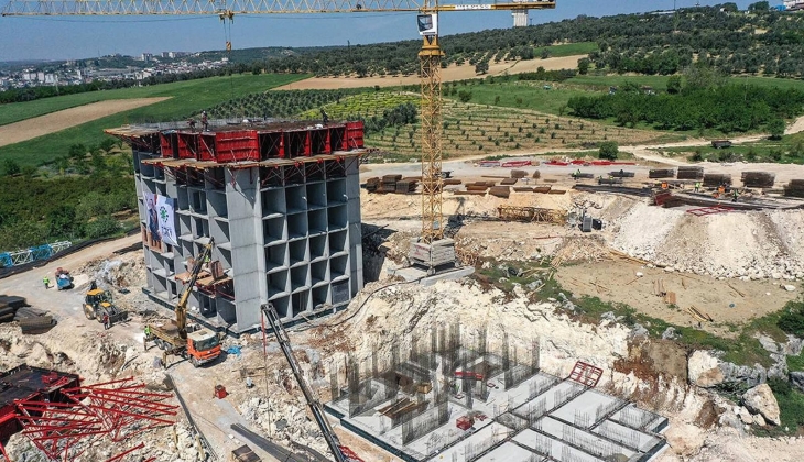 Bakan Özhaseki Hataylılara müjdeyi verdi! 6 bin 979 deprem konutu bu ay sonuna kadar teslim edilecek!