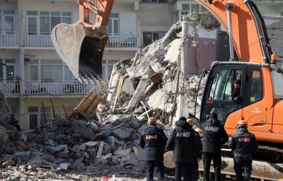 Elazığ depreminde 50 bina yıkıldı, 308 bina hasar gördü!