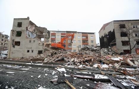 Esenler Oruçreis te kazma vuruldu!