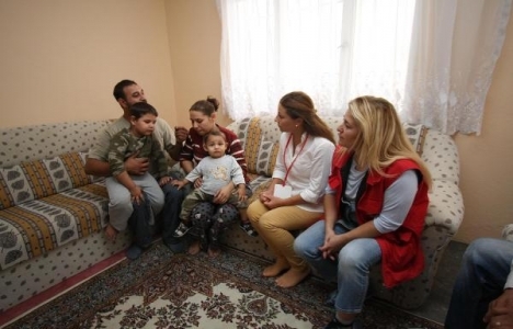 Salihli Belediyesi'nden evi yanan aileye eşya yardımı!