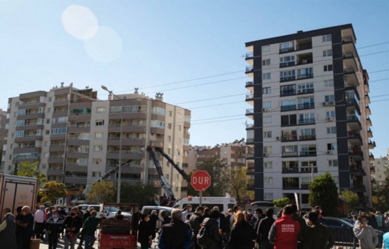 İzmir'de ağır hasarlı 506 bina acil yıkılacak!