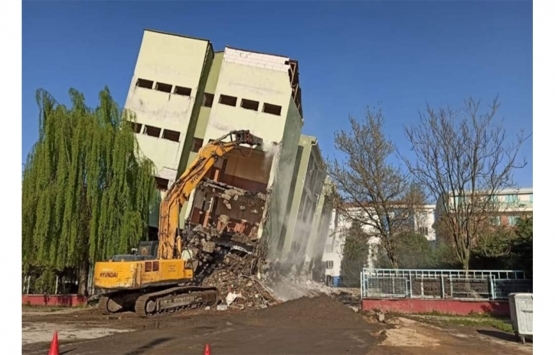 İnegöl Halil İnalcık Sosyal Bilimler Lisesi yıkıldı!