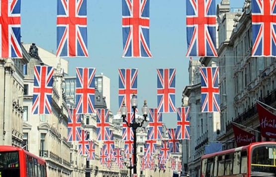 Koronavirüs İngiliz ekonomisini vurdu!