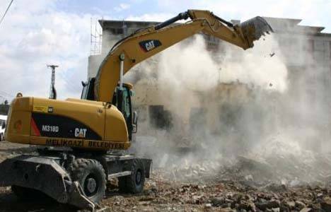 Melikgazi'de metruk binalar yıkılıyor!