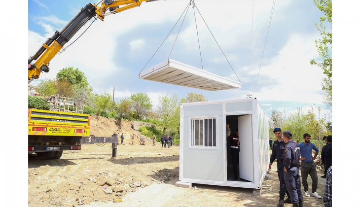 Kahramanmaraş ta 52 evin yıkıldığı mahallede konteyner kurulumu başladı!