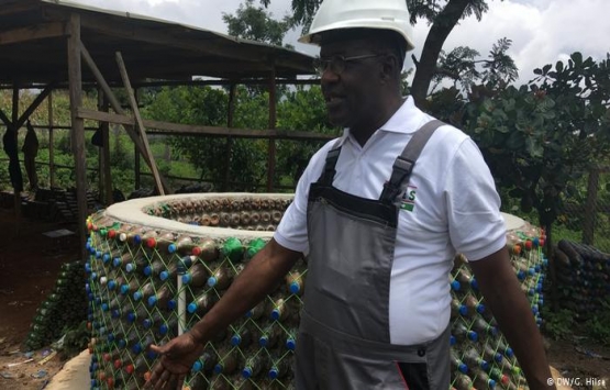 Nijerya da pet şişelerden konforlu evler inşa ediliyor!