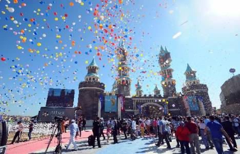 Vialand eğlence merkezine ilgi büyük!