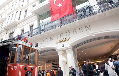 Demirören İstiklal yılbaşında açık mı?