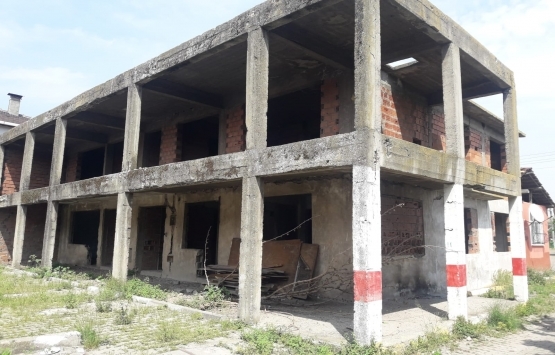 Körfez deki metruk binalar tehlike saçıyor!