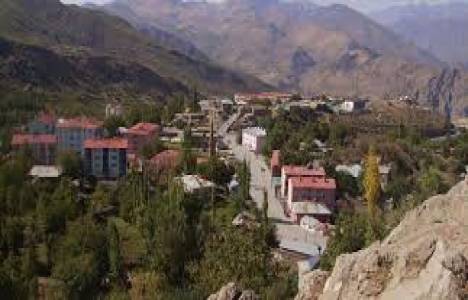 Yüksekova'da yol yapım çalışmaları devam ediyor!