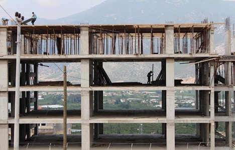 Finike Çocuk ve Gençlik Evi yükseliyor!