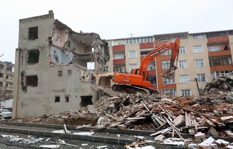 Esenler Oruçreis te kazma vuruldu!