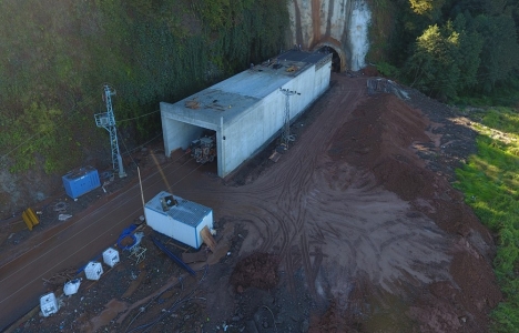 Arhavi-Hopa eski tüneli güçlendiriliyor!