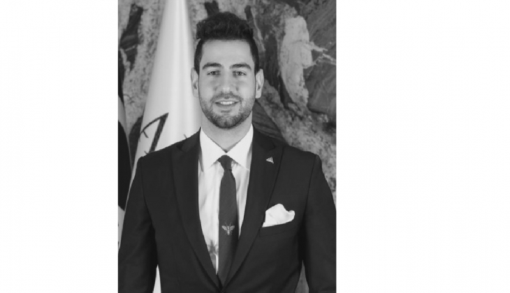 Ateş Ahlatçı Kimdir? 