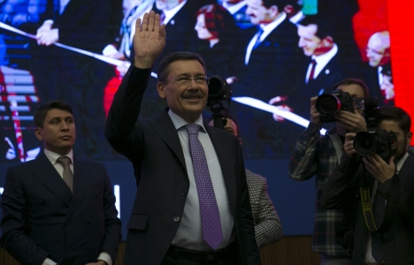 Ankara Büyükşehir Belediye Başkanı Melih Gökçek istifa etti!