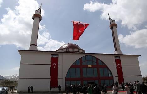Divit kalem minareli cami ibadete açıldı!