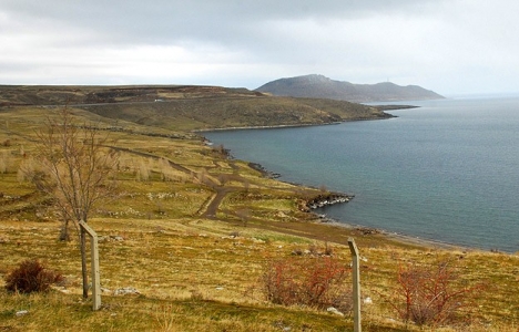 Van Gölü sahilindeki 5 bin yıllık antik kent tehlike yaşıyor!