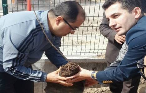 Aksaray Müteahhitler Birliği Hasan Hüseyin Demircioğlu Orta Okulu'na 300 ağaç dikti!
