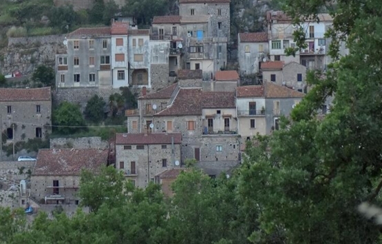 Bu kasabaya taşınanlar yaşadı!