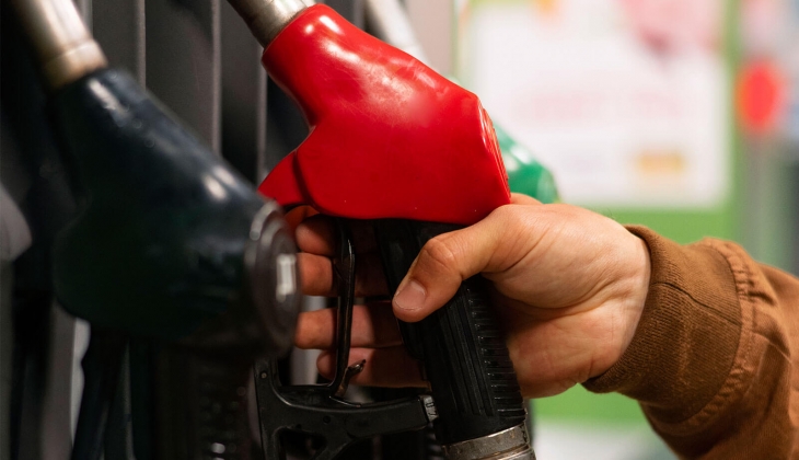 Benzine 1 lira 48 kuruşluk zam geldi! Sürücüler hemen yeni fiyatlara bakın!