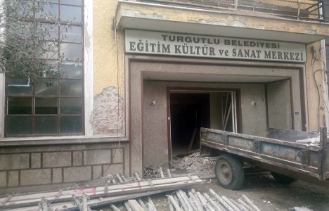 Turgutlu Eski Belediye Binası restore ediliyor!