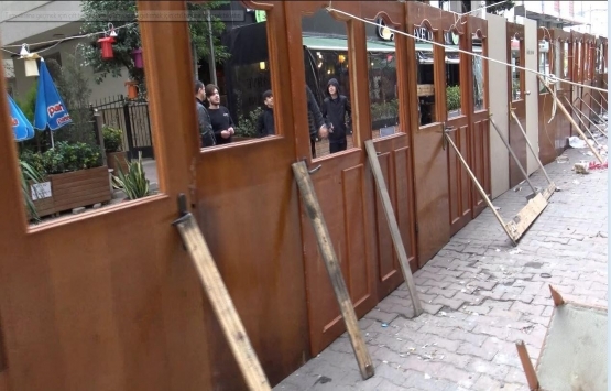 Avcılar da riskli binada kapılı önlem!