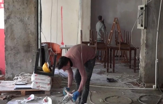 İnşaat işçileri koronaviruse rağmen çalışıyor!