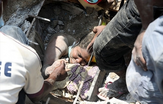 Nijerya'da çöken okul binası kaçak çıktı!