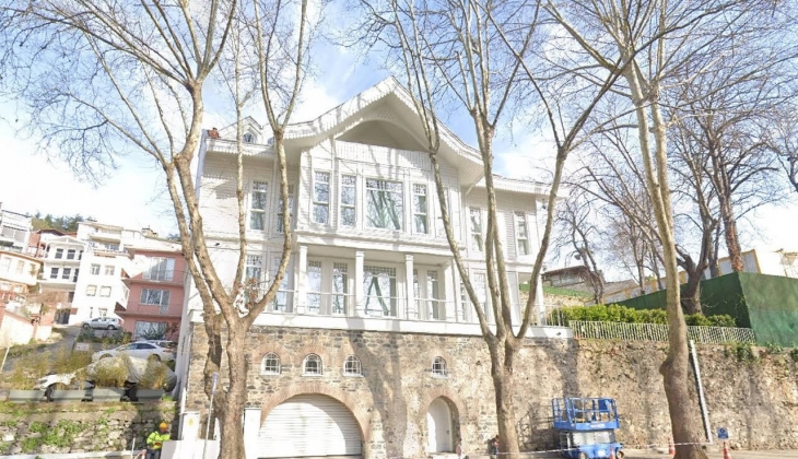 Katar Emiri nden karısına büyük jest! Yeniköy deki Şehzade Burhanettin Efendi Yalısı baştan aşağı yenileniyor!