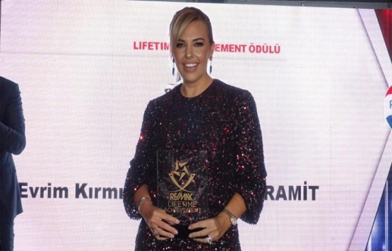 Evrim Kırmızıtaş Başaran'a iki ödül birden!