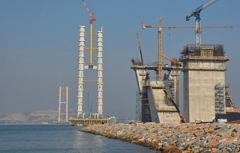 İzmit Körfez Geçişi Asma Köprüsü'nün ayakları 188 metreye kadar yükseldi!