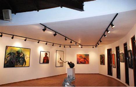  İzmit Güzel Sanatlar Sergi Salonu’nu su bastı!