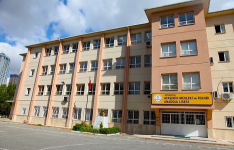 Ataşehir Belediyesi 17 okulu onardı!