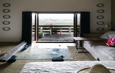 Zeynep Tosun Gölköy deki evinin kapısını Hello Decor Dergisi ne açtı!