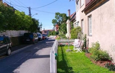 Yıkılması için imza toplanan evin içini görenler inanamadı!