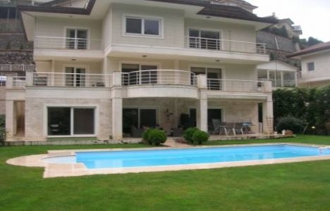 Acarkent'te 4.5 milyon TL'ye icradan satılık villa!