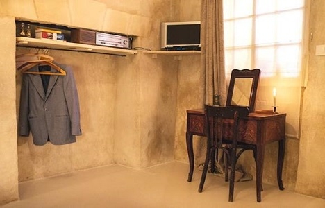 Fransa da 1 Euro ya alınan mağara ev oldu!