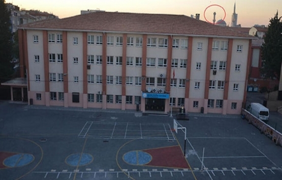 Avcılar'da depremde hasar gören okulda eğitime 1 ay ara verildi!