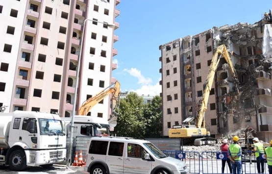 İzmir Aktepe ve Emrez mahallelerinde kentsel dönüşüm çıkmazı!