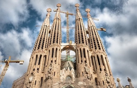 Sagrada Familia tapınağının inşası ne zaman tamamlancak?