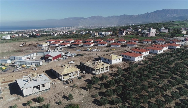 Son dakika: Malatya da 310 prefabrik ev için düğmeye basıldı! Hatay da 2 bin 355 köy evinde sona gelindi!