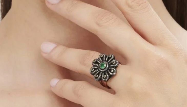 Yılbaşı hediyeniz Altınbaş tan olsun! Zümrüt yüzüklere yüzde 40 a varan indirim! 16 Aralık 2022 fiyat listesi...