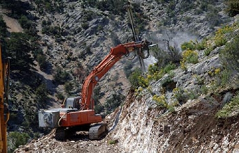 Antalya Ernez'in yol sorunu çözülüyor!