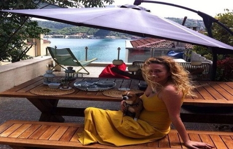 Sinem Kobal ın Rumelihisarı ndaki evine annesi taşındı!